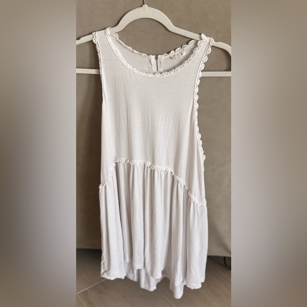 POL Cream Lace Trim Tank Top